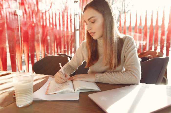 Crescent Hill Publishers Helping Authors Achieve Publishing Goals