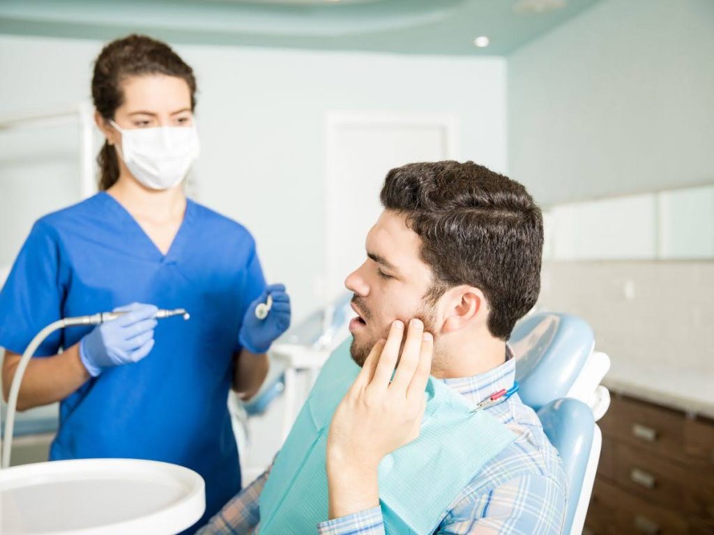 Emergency dental implant